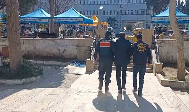 Manisa'da 3 yıldır aranan firari yakalandı