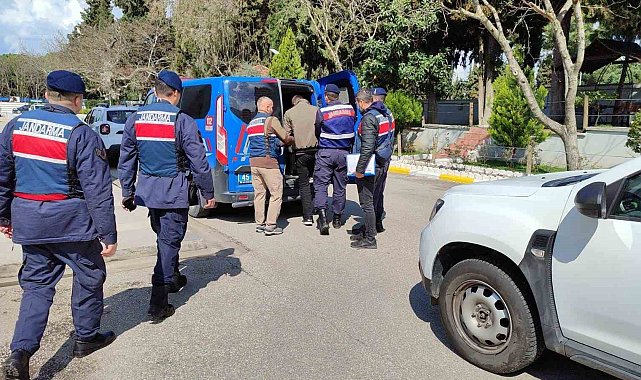 Manisa'da jandarmadan PKK terör örgütüne operasyon: 2 kişi tutuklandı