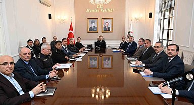 Manisa'da Vali Ünlü başkanlığında seçim güvenliği toplantısı yapıldı