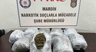 Mardin'de 'dur' ihtarına uymayan 2 firari tutuklandı