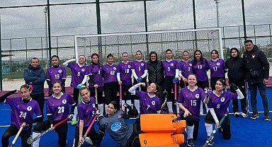 Menteşe Spor Lisesi hokeyde durdulamıyor