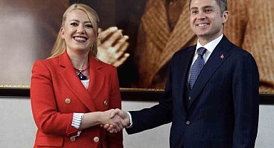 Merkezefendi Adayı Başer, rakibi Şeniz Doğan'la bir araya geldi