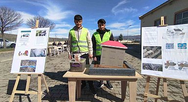 Meslek lisesi öğrencileri, deprem gerçeğine dikkat çekti