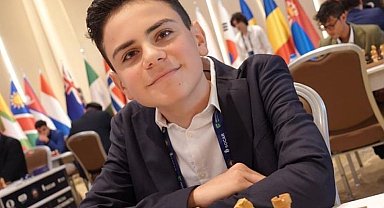 Milli satranççı Ediz Gürel, Türk satranç tarihinin en genç büyükustası oldu