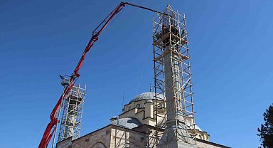 Minareler hızla yükseliyor