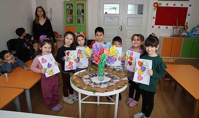 Minik ellerden Dünya Kadınlar Günü hediyesi
