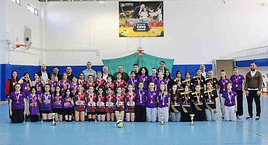 Miniklerin kıyasıya mücadelesinde şampiyon belli oldu