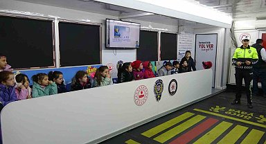 Mobil Trafik Eğitim Tırını son durağı Uşak oldu