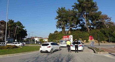 Motosiklet otomobille çarpıştı: 1 yaralı