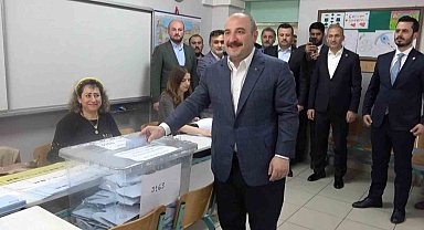 Mustafa Varank: "Türkiye demokrasisi dünyada en oturmuş demokrasilerden biri"