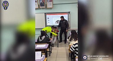 Mutki'de minik öğrencilere trafik eğitimi verildi