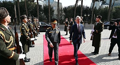 NATO Genel Sekreteri Stoltenberg, Azerbaycan Savunma Bakanı Hasanov'la görüştü