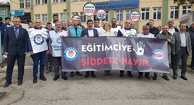 Öğrenci velisi okul basıp öğretmeni ve bir öğrenciyi darp etti