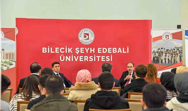 Öğrenciler sordu, o cevapladı