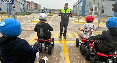 Öğrencilere trafik eğitimi
