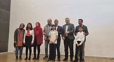 Okudukları İstiklal Marşı ile gönüllerde taht kurdular