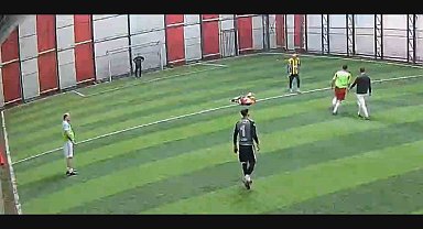 Ölüm halı sahada yakaladı, o anlar kameralar tarafından kaydedildi