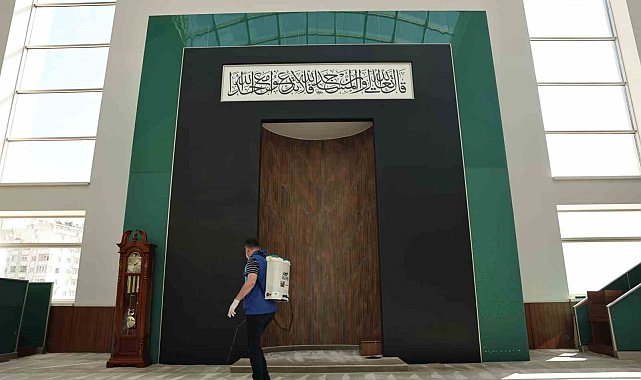 Onikişubat'ta camiler gül kokulu oldu