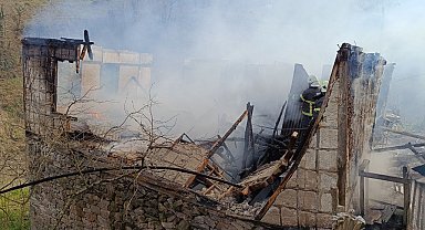 Ordu'da 2 katlı evde yangın