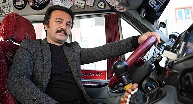 Orhan Gencebay'a benzeyen Müslüm'den yolcularına nostaljik yolculuk