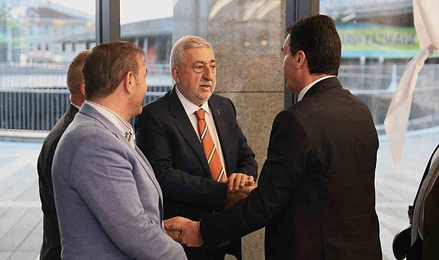 Osmangazi Meydanı'nda esnaf buluşması