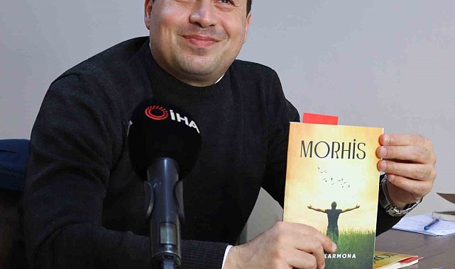 Otizmli Moris, hayatını ve uğradığı zorbalıkları kitap haline getirdi