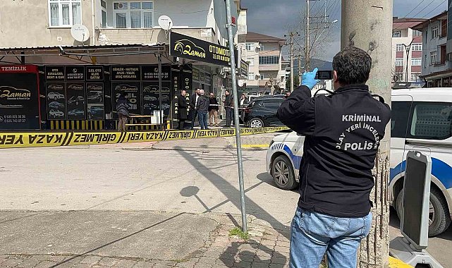 Oto galeride dehşet: Kurşun anne ve 2 çocuğun oturduğu salona isabet etti