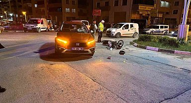 Otomobil ile motosiklet çarpıştı: 1 yaralı