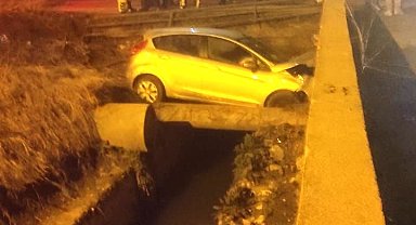 Otomobil sulama kanalına uçtu: 1 yaralı