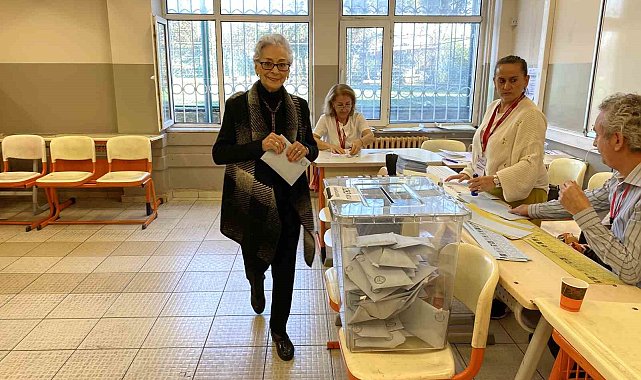 Oyuncu Tülin Oral oyunu Beşiktaş'ta kullandı