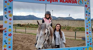 Özel günde özel çocuklarla eğlenceli etkinlik