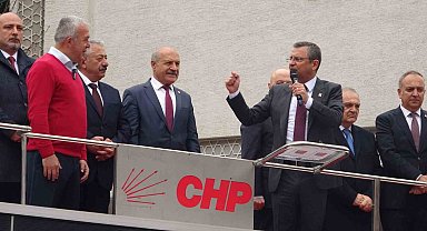 Özgür Özel: "Hocanın sağında Mansur Yavaş, solunda Ekrem İmamoğlu sen neredesin?'; Ben de tam arkasındayım"