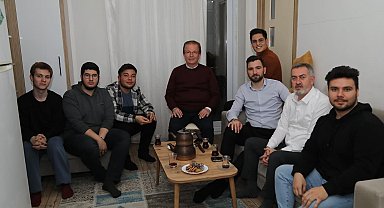 Pamukkale Adayı Pekdemir'den öğrenci evine çat kapı ziyaret