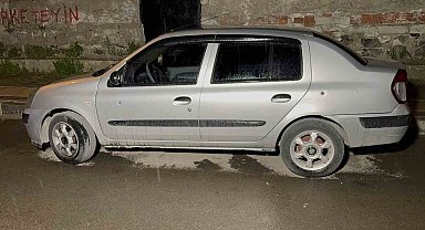 Park halindeki otomobil böyle kurşunlandı