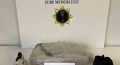 Polis ayakkabı içine zulalanmış uyuşturucu ele geçirdi