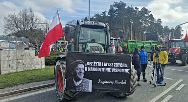 Polonyalı çiftçiler yeniden sokağa indi