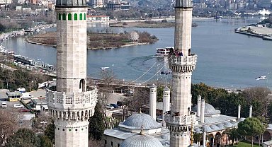 Ramazan ayının simgesi mahyaların ilki Eyüpsultan Camii'ne asıldı: "Ramazan Kur'an ayıdır"