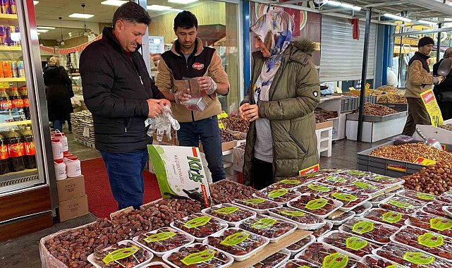 Ramazan'ın vazgeçilmezi hurma tezgahlarda yerini aldı