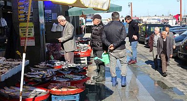 Ramazanda tezgâhlar farklı balık çeşitleriyle şenlendi