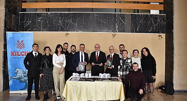 Rektör Ünal: "Hekimlerimiz toplum sağlığı adına en ön saflarda mücadele ediyor"