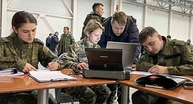 Rusya Soruşturma Komitesi, Moskova'daki saldırıda olay yerindeki silahların görüntülerini yayınladı
