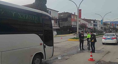 Sabah namazı çıkışında midibüsün çarptığı yaşlı adam hastanede hayatını kaybetti