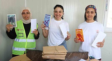 Sağlıkçı Havva, ismini açıklamak istemeyen çiftin 600 bin TL'lik yardım parasını afetzede vatandaşlara ulaştırdı