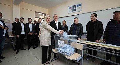 Şahinbey Belediye Başkan adayı Tahmazoğlu, oyunu kullandı