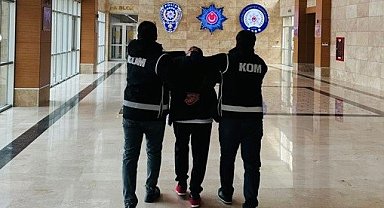 Sahte para suçundan 22 yıl hapis cezası ile aranan şahıs, saklandığı evde sahte paralarla yakalandı