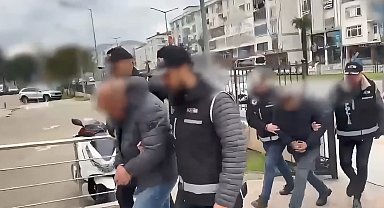 Sahte polis ekipmanları ve tabancalar ile yakalanan 2 şahıs tutuklandı