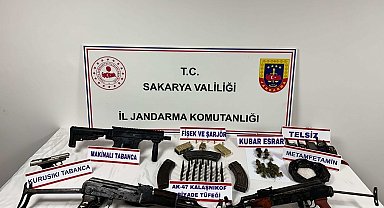 Sakarya'da 2 adet kalaşnikof ele geçirildi