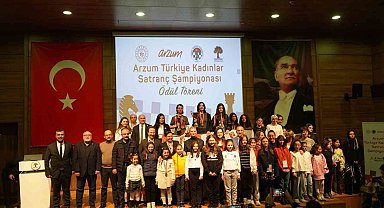 Şampiyonluğu, depremde hayatını kaybedenlere armağan etti