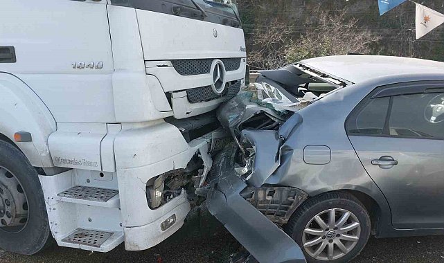 Samsun'da zincirleme trafik kazası: 1'i polis 3 yaralı