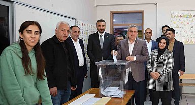 Şanlıurfa'da ilk oylar kullanıldı